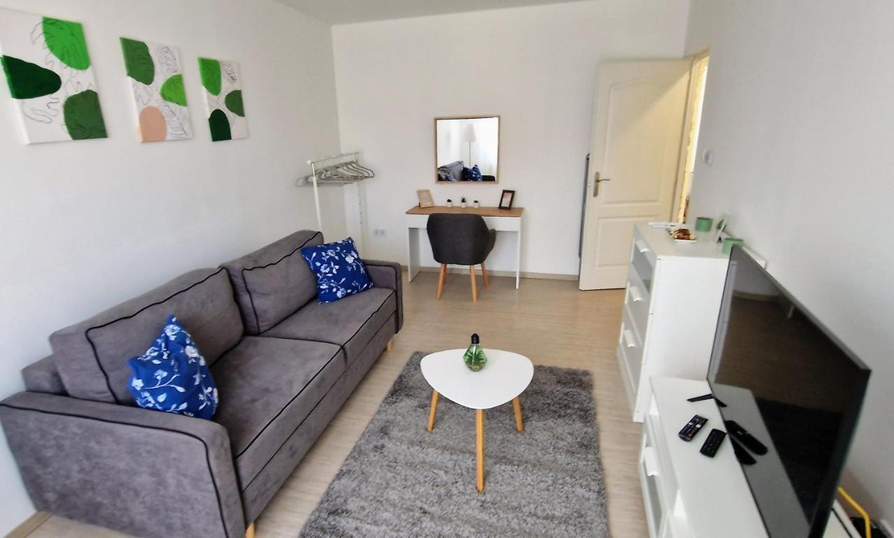 Cili Apartman Eger Leilighet Eksteriør bilde